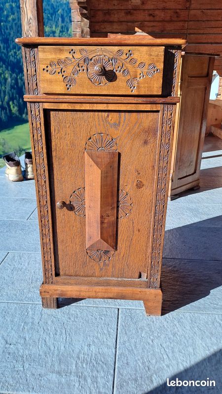 Table de nuit pour chalet (image 1)