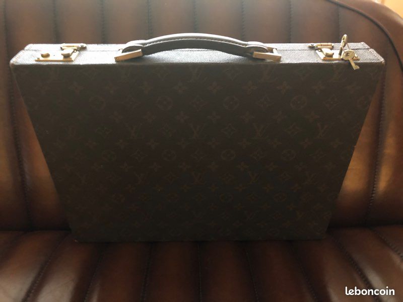Housse de voyage VUITTON (image 7)