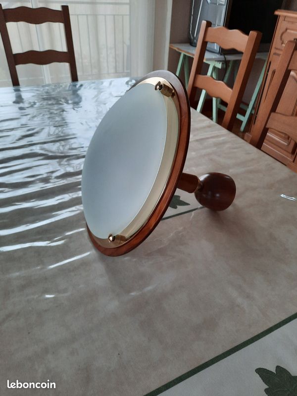 Luminaire suspension (image 1)