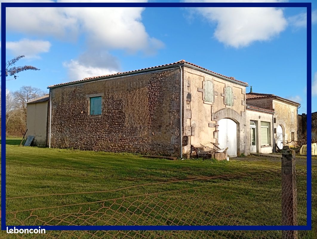 Maison 1 pièce 126 m² · à Brizambourg · 126 m² · 90 000 €
