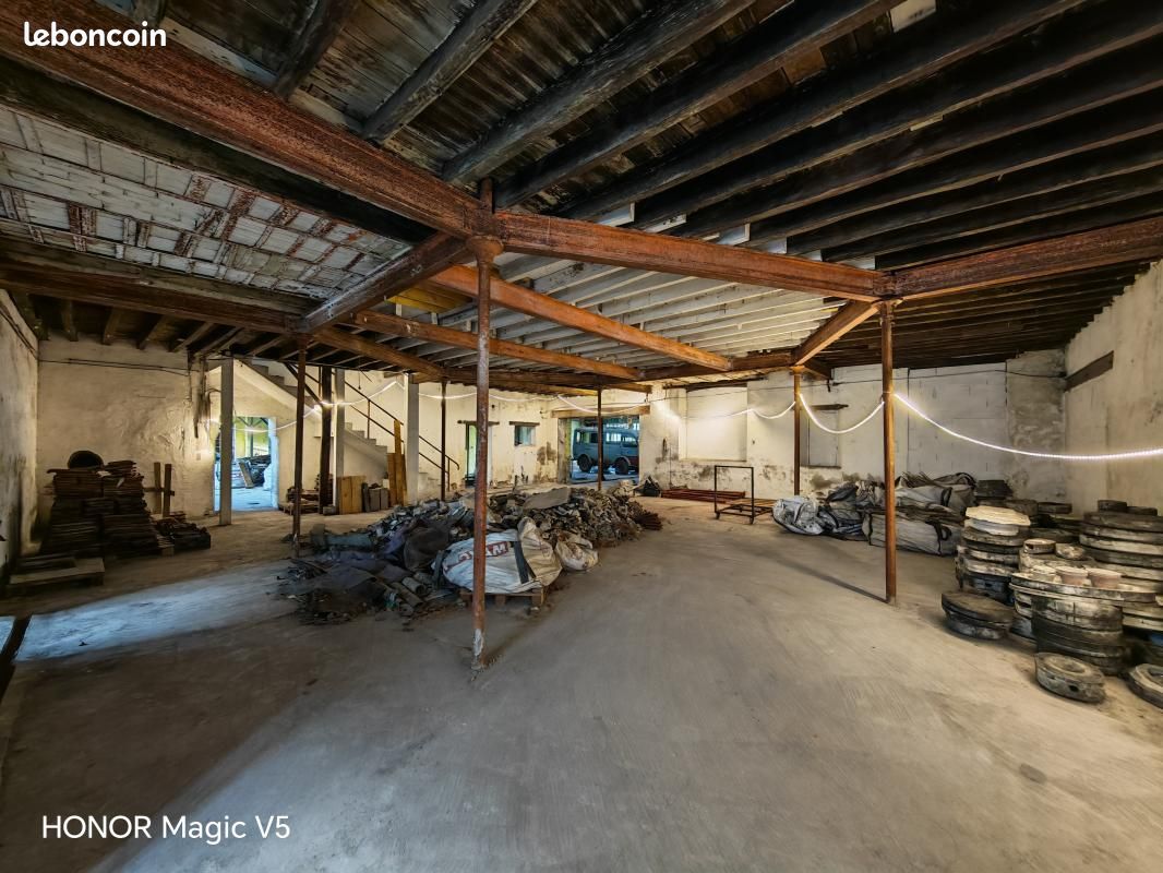 Immeuble 15 pièces 2 850 m² (image 19)