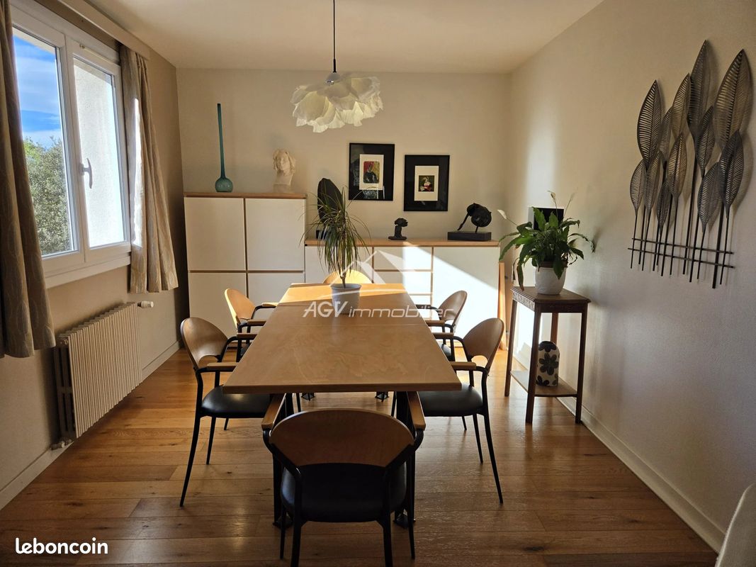 Maison 8 pièces 204 m² · à Saint-Sébastien-d'Aigrefeuille · 204 m² · 360 000 €