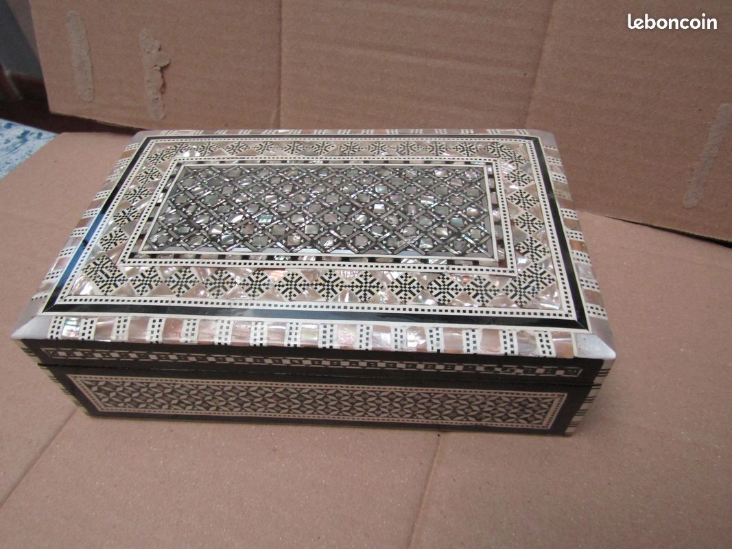 Boîte vintage en marqueterie de mosaïque nacre coquillage Egypte (image 1)