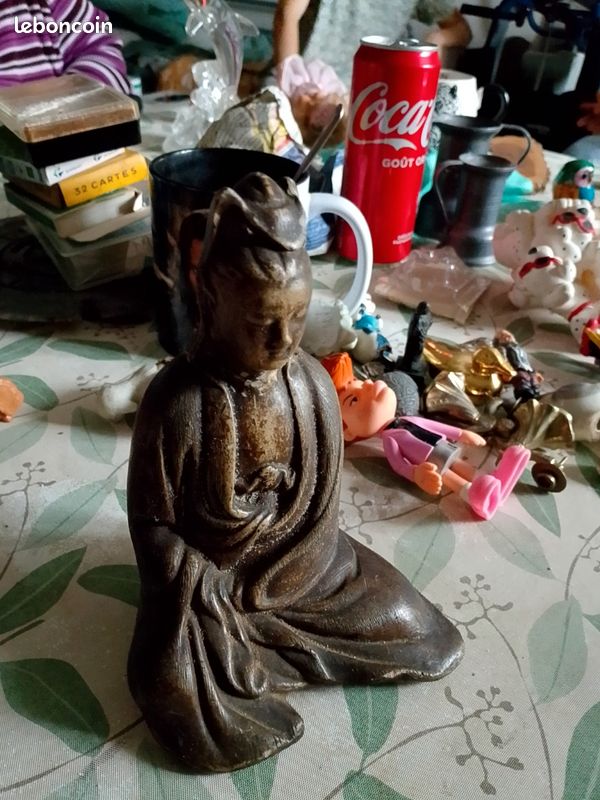 Statue bouda en résine (image 2)