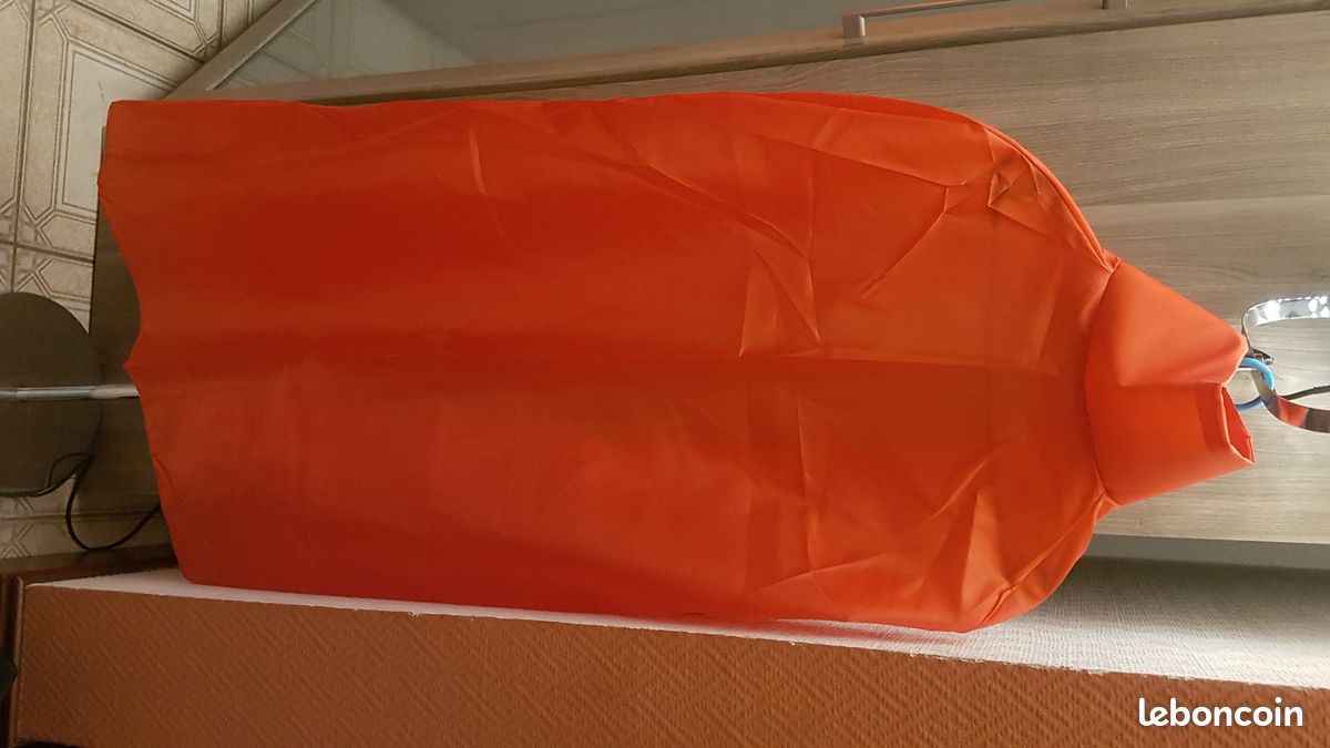 Déguisement - cape rouge de 100 cm (image 2)