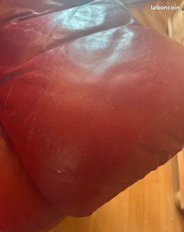 Canapé Cuire Rouge (image 3)