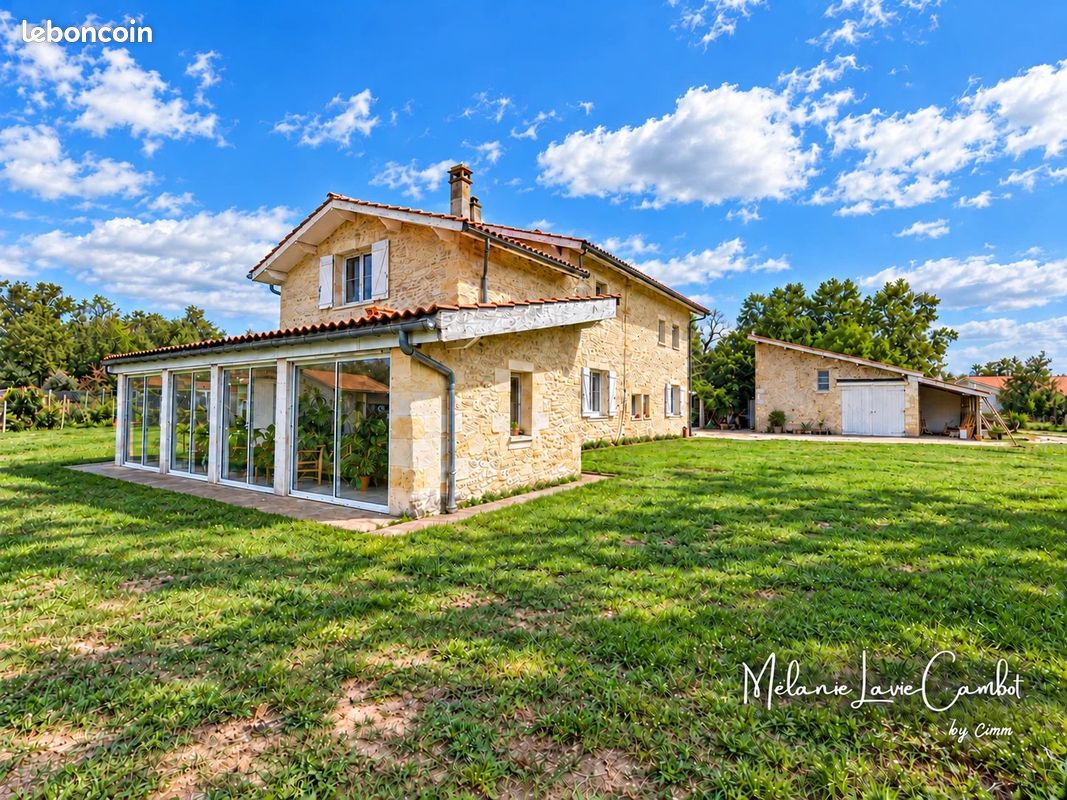 Maison 6 pièces 158 m² · à Étauliers · 158 m² · 525 000 €