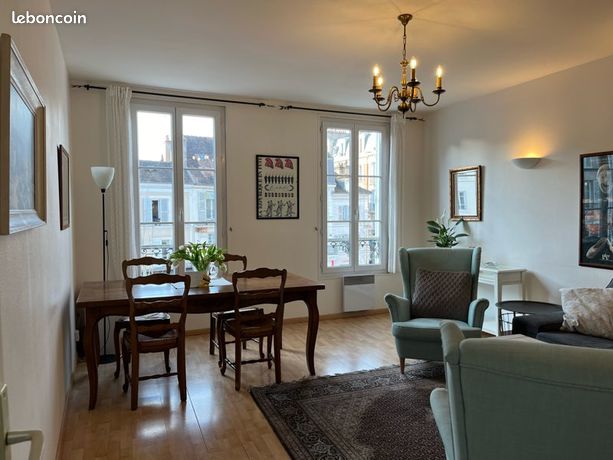 4 pièces / 3 chambres de 87 m2 plein centre