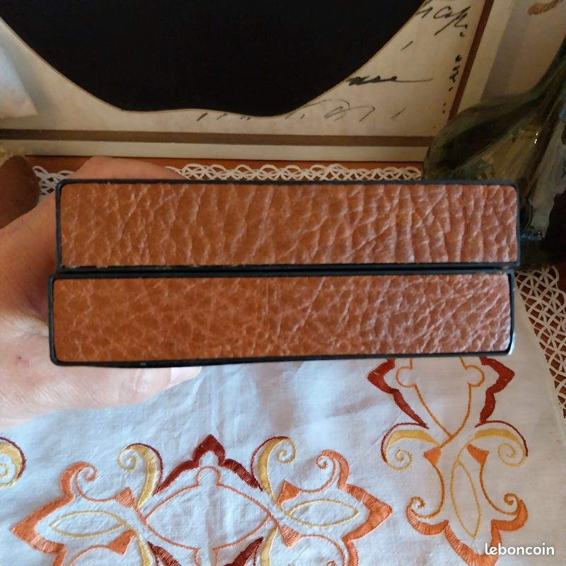 Outil De Manucure/pédicure Vintage En Métal Nogent Paris - Ancien, Occasion