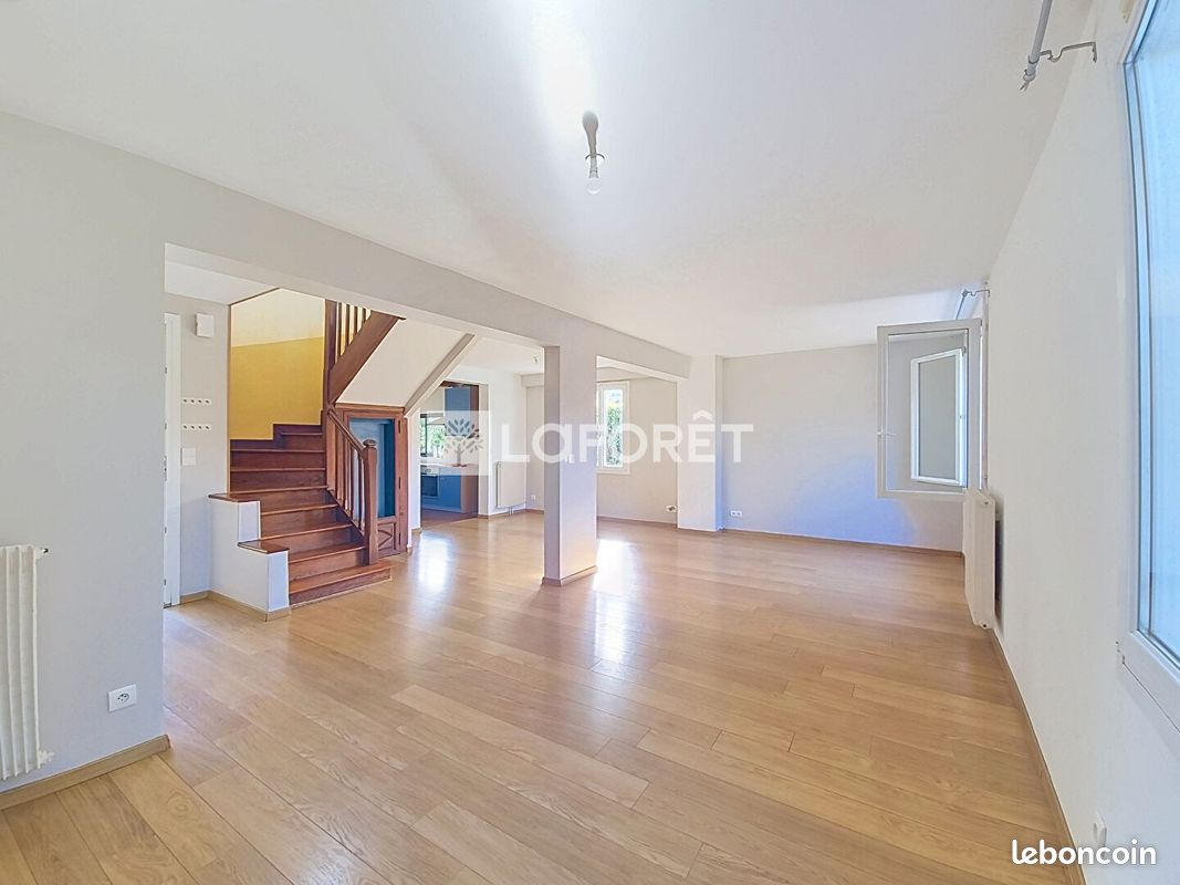 Maison 6 pièces 136 m² · à Pau · 136 m² · 1 250 €/mois