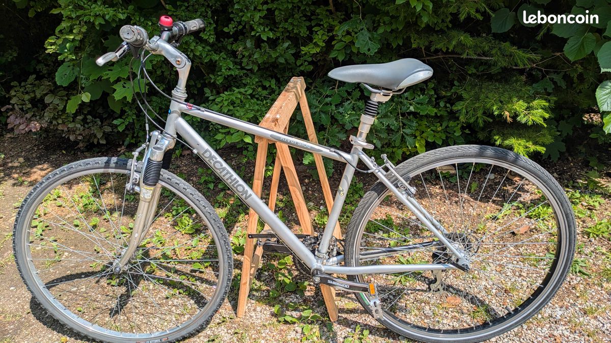 Lachinita Hybrid Bikes Under $300 B Twin Decathlon Riverside VTC