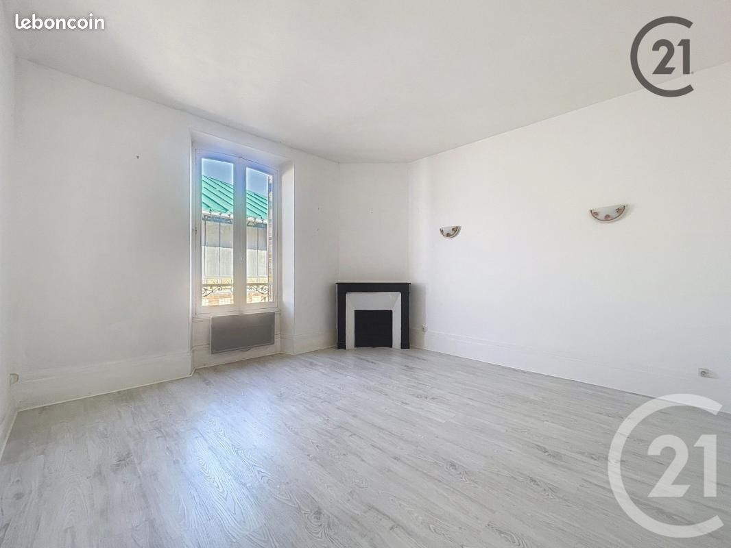 Appartement 2 pièces 53 m² · à Villeneuve-sur-Yonne · 53 m² · 590 €