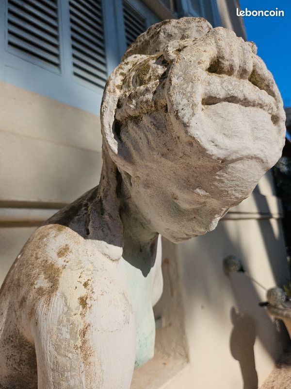 Statue en pierre (image 3)