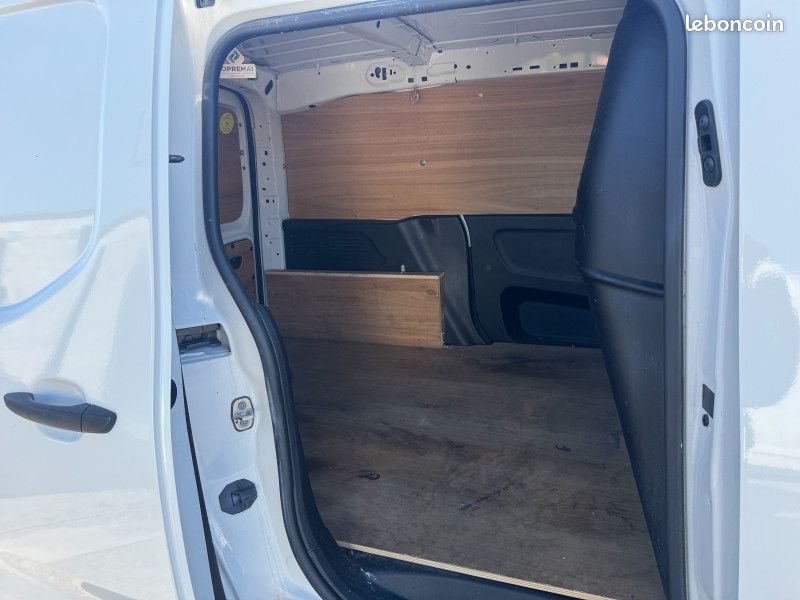 Peugeot PARTNER STANDARD 1000KG BLUEHDI 75CH GRIP 4CV (image 19)