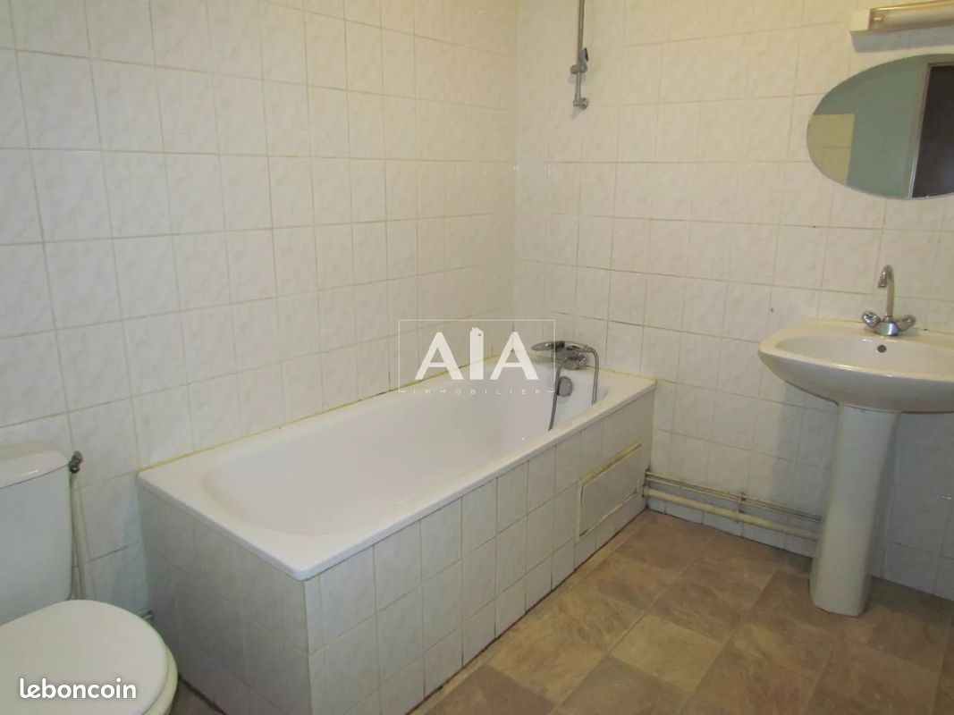 Maison de ville 4 pièces 97 m² - Ruffec 16700 (image principale 11)
