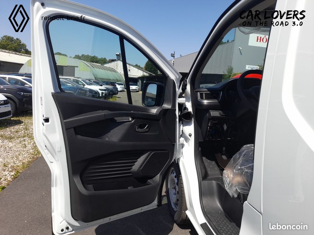 Renault trafic fg blue dci 130 l1h1 3t gsr2 advance (image 17)
