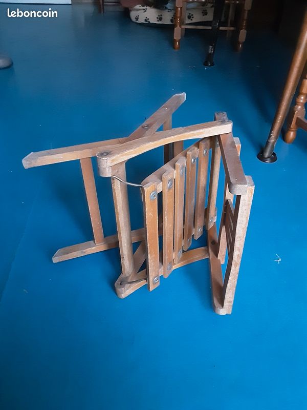 Petite chaise en bois pliable (image 2)