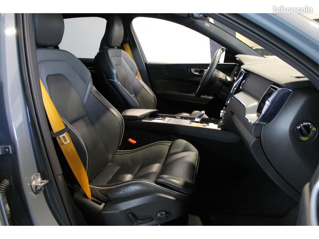 VOLVO XC60 T8 AWD - Polestar Engineered Garantie Constructeur / Caméra 360 / Sièges chauffants (image 10)