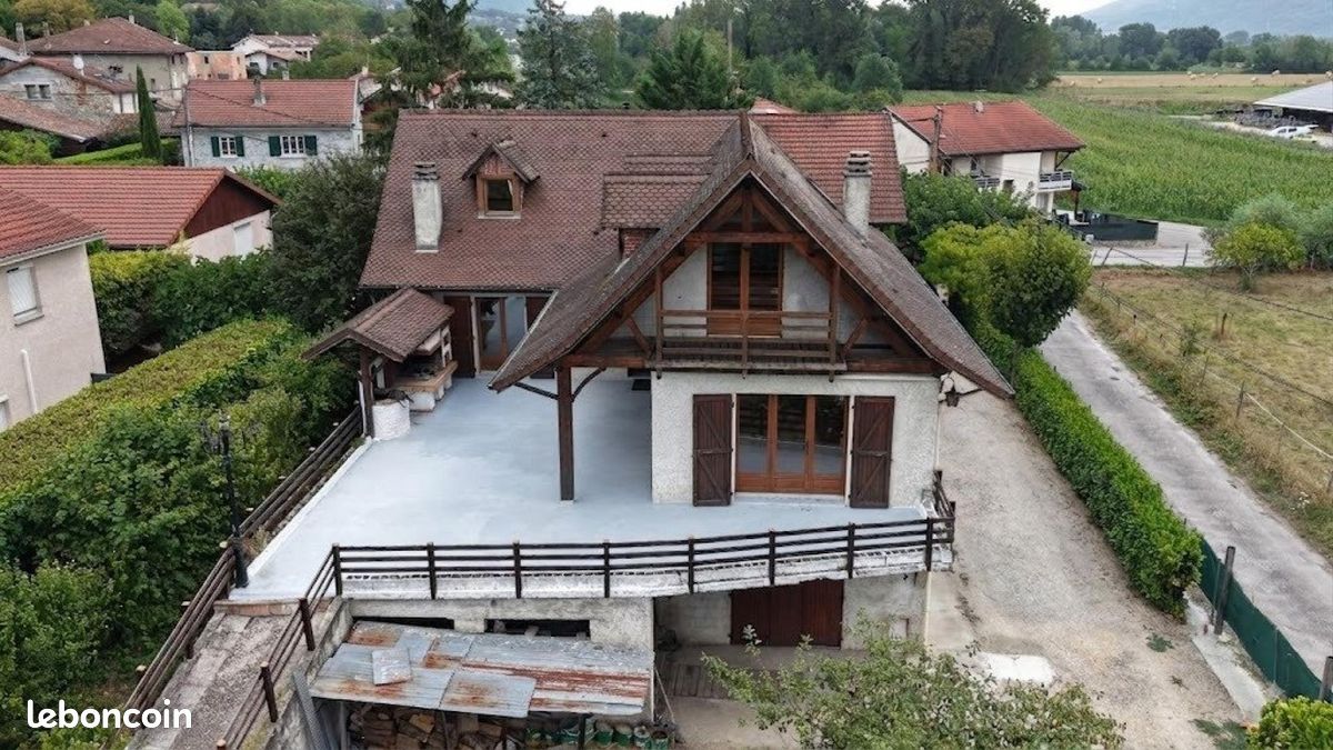 Propriété 5 pièces 138 m² (image 1)