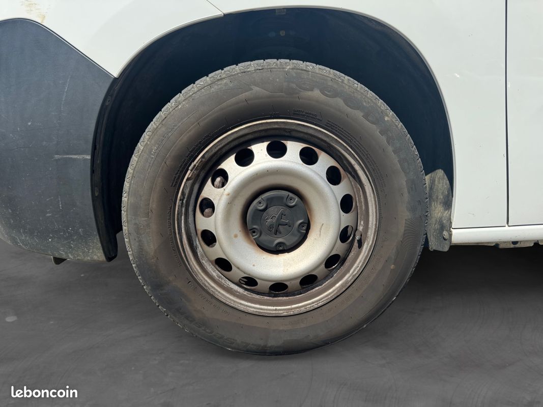 PEUGEOT PARTNER CAMIONNETTE/MONOSPACE STANDARD 1000KG 1.5 BLUE HDI 100 GRIP 100Ch Garantie 12 mois (image 16)