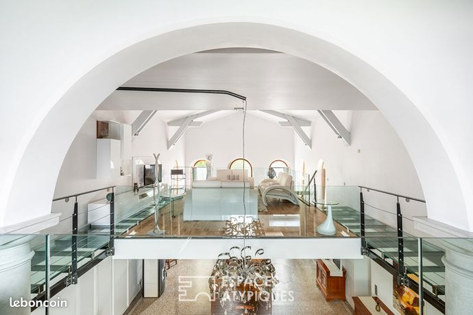 Appartement 4 pièces 196 m²
