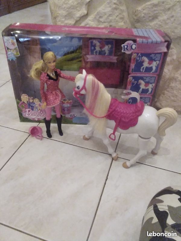 Poupée Barbie et son cheval de concours Jeux Jouets