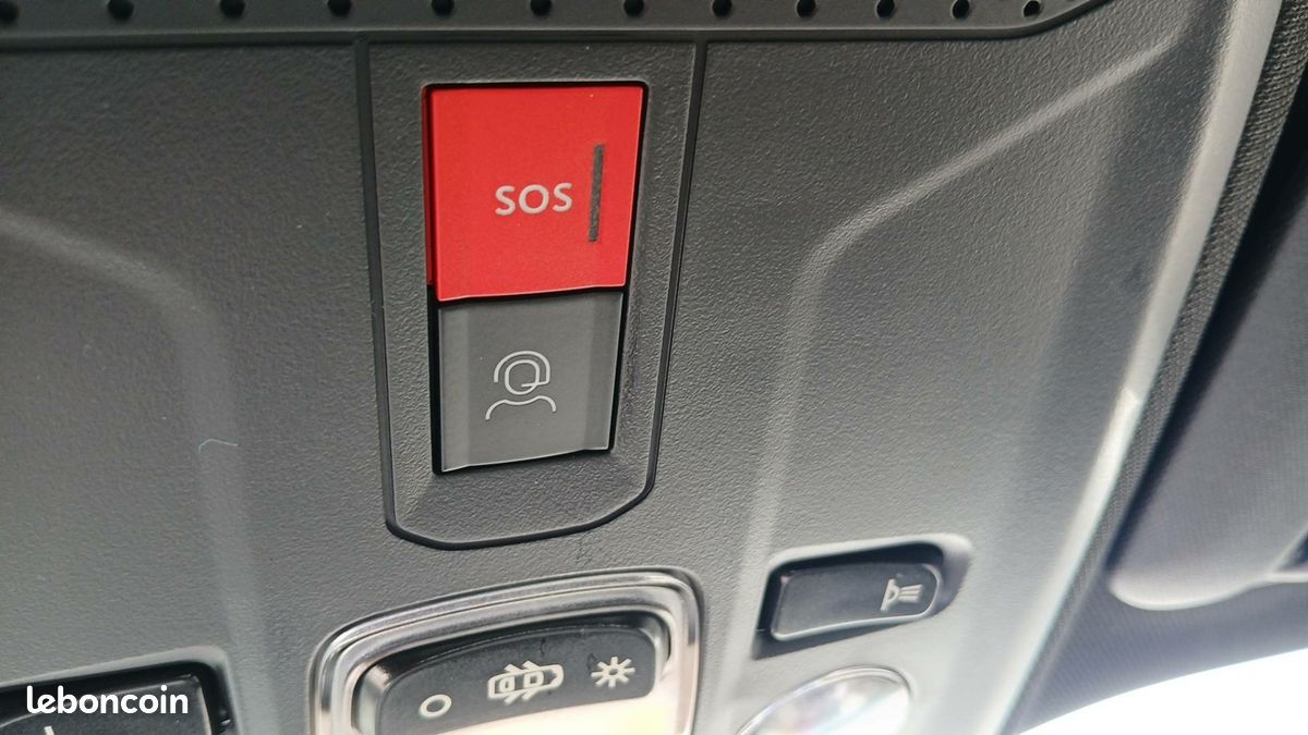 PEUGEOT 2008 Hybrid 110 e-DCS6 Edition (image 23)