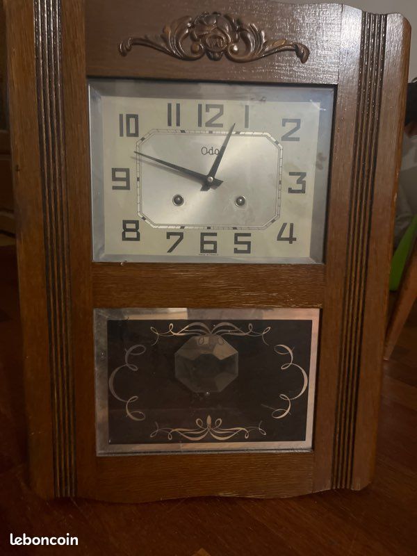 Horloge année 70 (image 1)