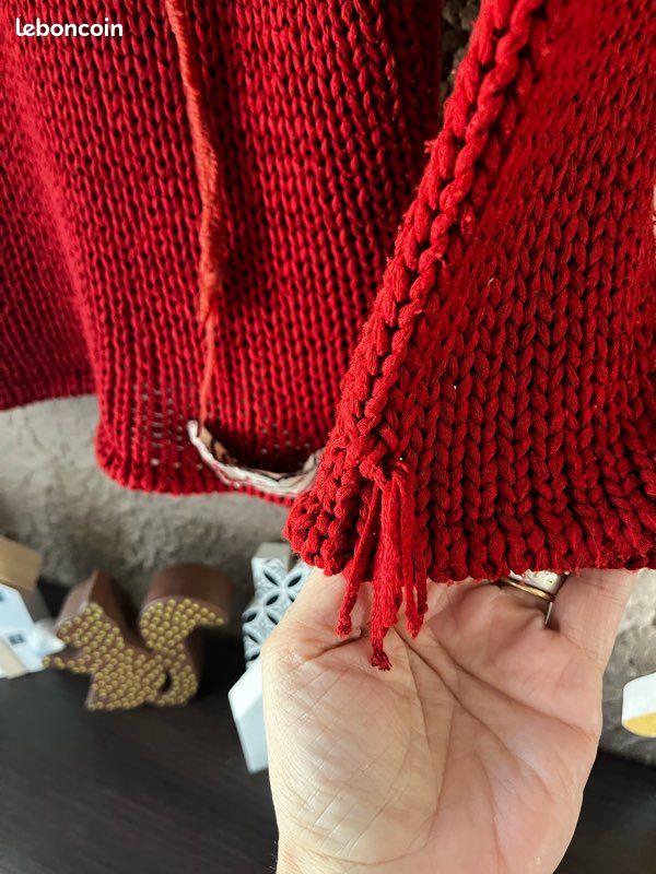 Joli pull rouge ajouré maille – Made in Italy – porté taille L (image 9)