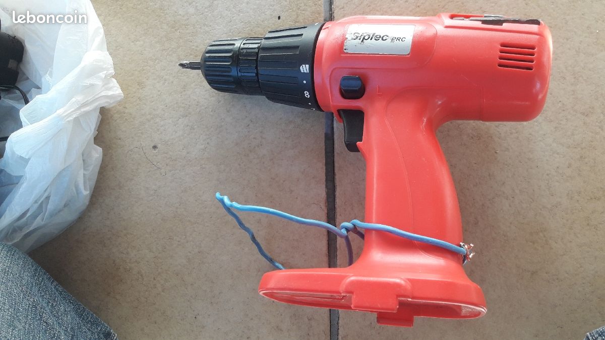 Recherche batterie + chargeur 18v pour Perceuse Siplec prc rechargeable PCD 180 HL (image 2)