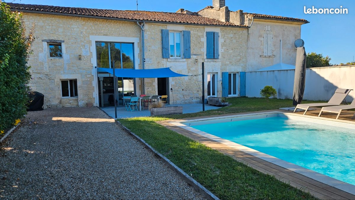 Maison 7 pièces 246 m² · à Saint-Laurent-de-Cognac · 246 m² · 369 000 €
