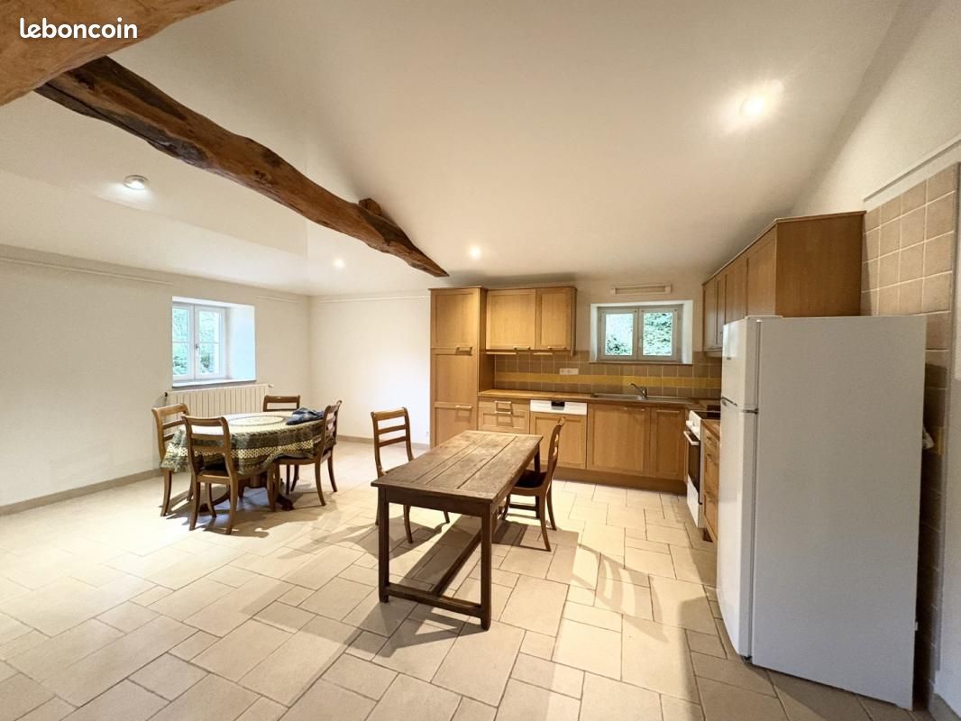 Appartement 5 pièces 111 m² · à Saint-Didier-sur-Beaujeu · 111 m² · 680 €/mois