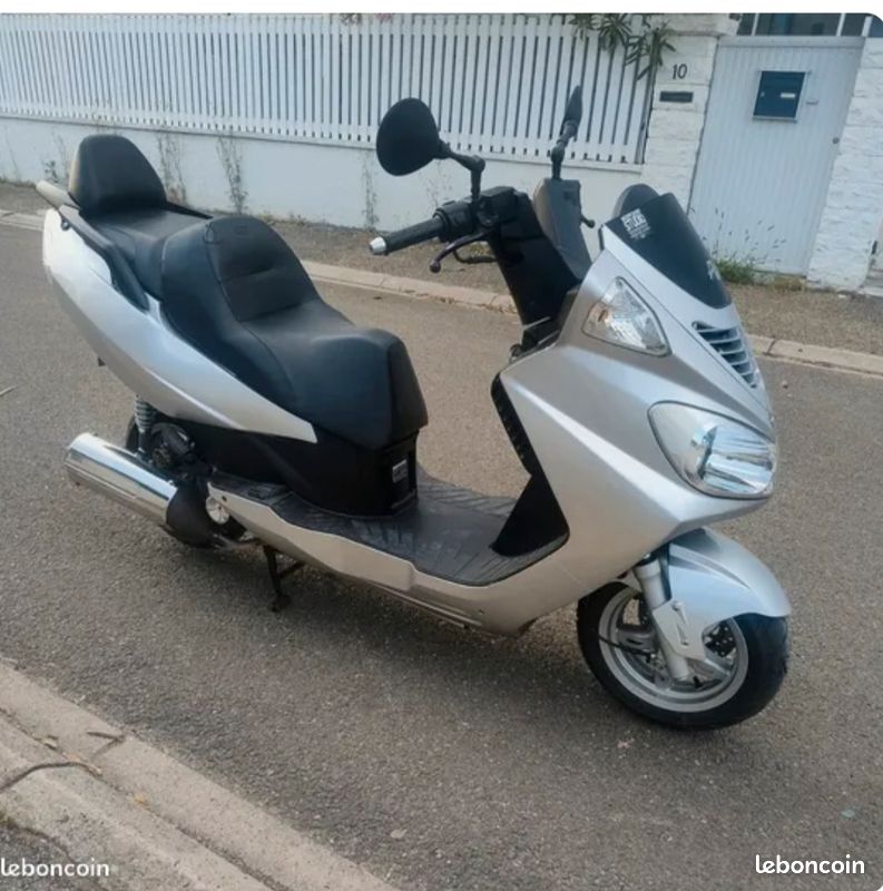 Scooter 125cc (image 2)