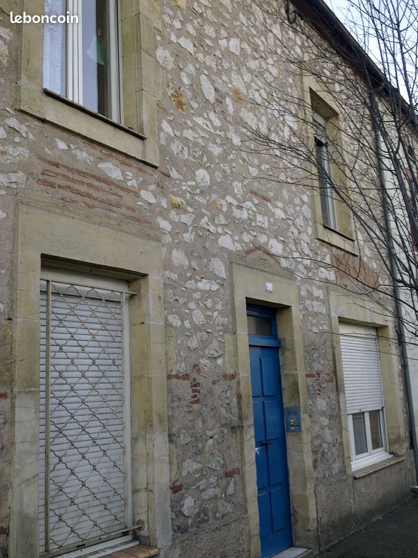 T2 avec Terrasse au 2eme étages - Villeneuve-sur-Lot 47300 (image principale 0)