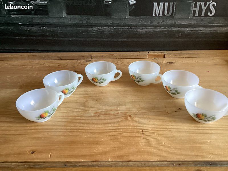 6 tasses arcopal motif pomme (image 1)