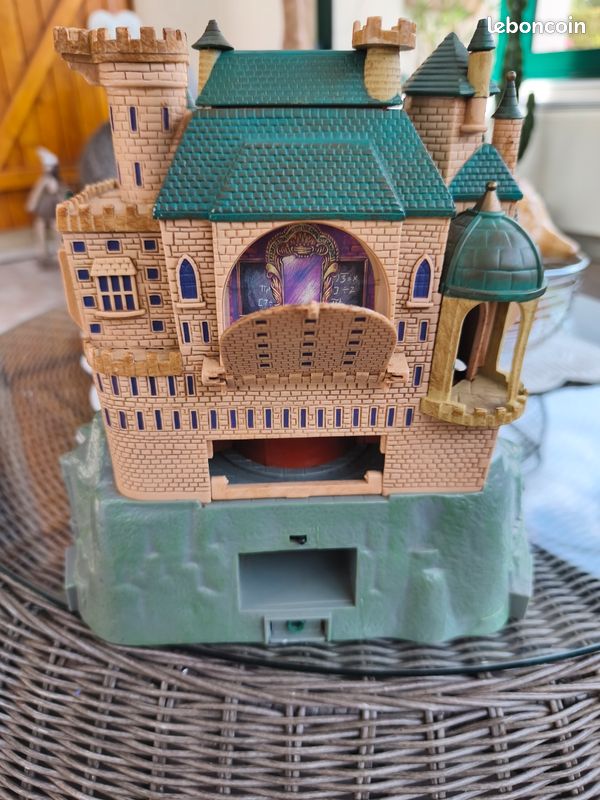 Figurine Château Harry Potter 2001 – Occasion (très Bon état)