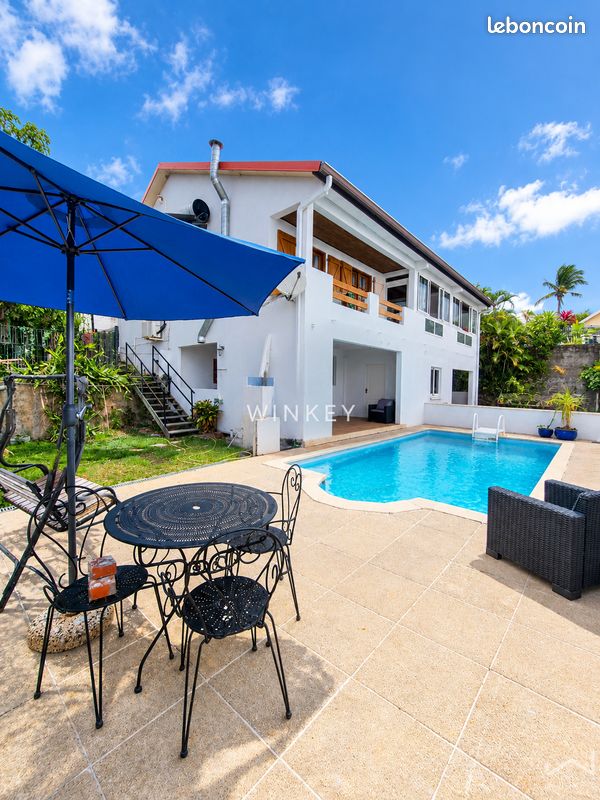 Maison 7 pièces 250 m² · à Saint-Denis · 250 m² · 550 000 €