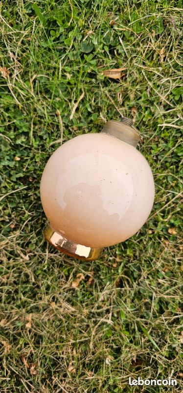 Pied de lampe globe opaline rose (image 1)