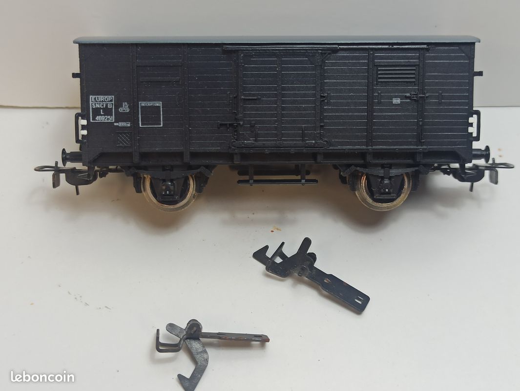WAGON PIKO MARCHANDISES Couvert SNCF Deux Essieux Marron référence 96630 EUR 9,90 - PicClick FR