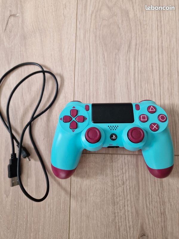 Playstation 4 (image 2)