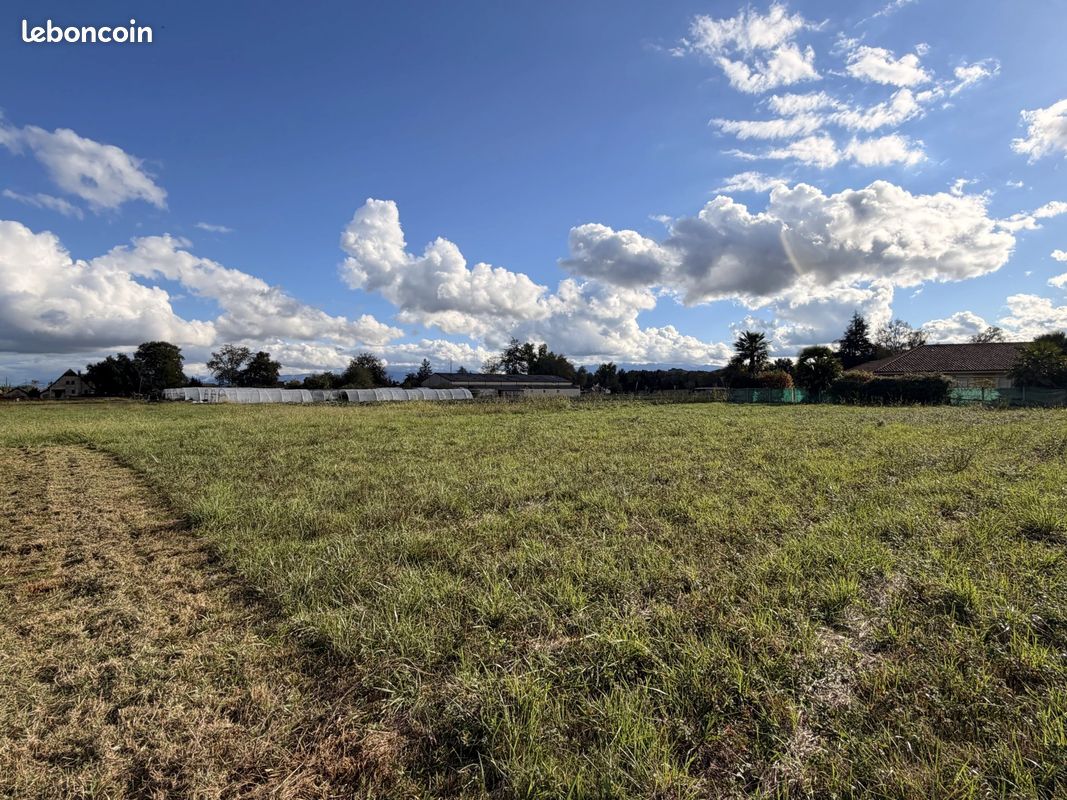 Terrain 1225 m² · à Aressy · 1 225 m² · 133 125 €
