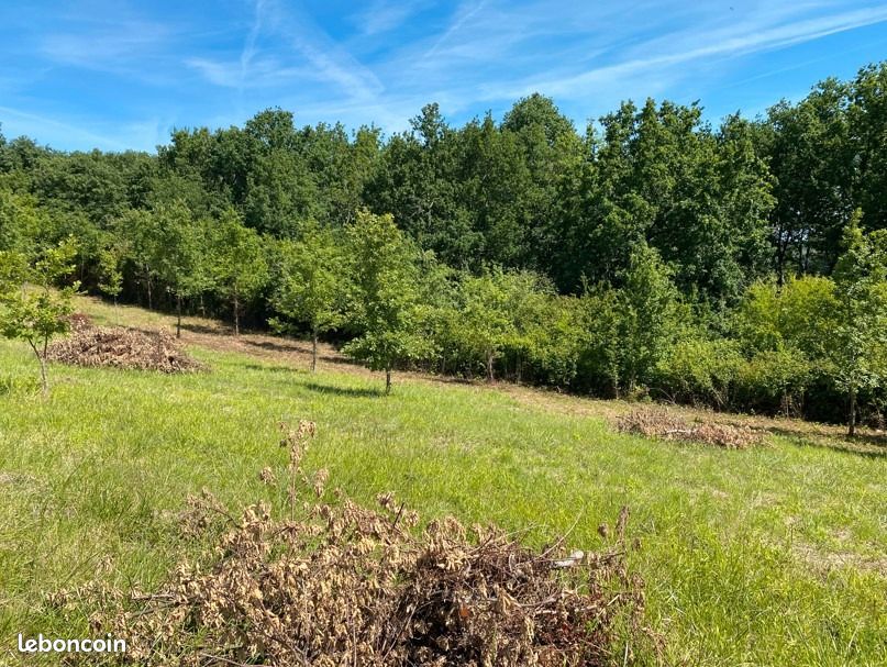 Terrain 1857 m² · à Montauban · 65 000 €