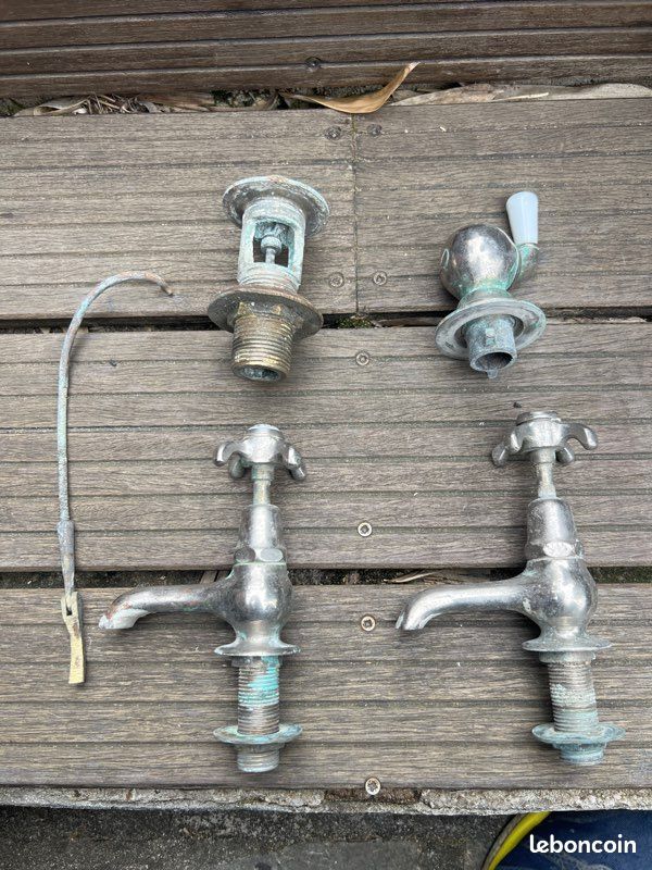 Lot robinets baignoire ancienne (image 1)