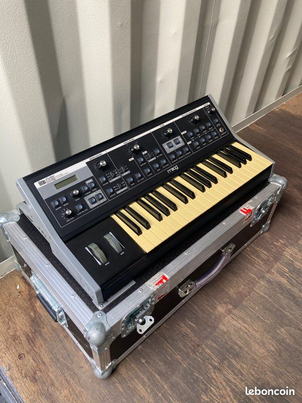Moog Little Phatty Stage 2 (image 1)