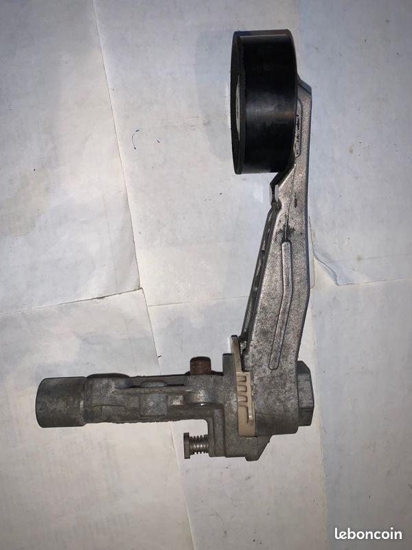 Galet tendeur de courroie d'accessoires 208 peugeot essence vti 120 (image 1)