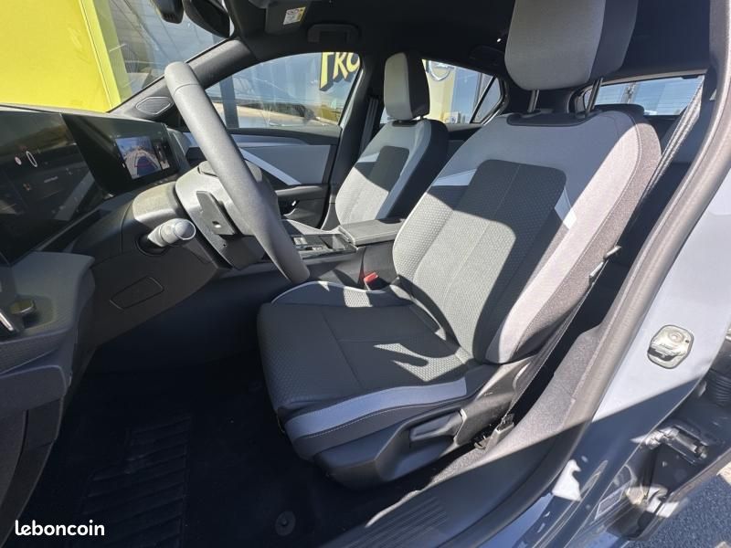 Opel Astra 1.2 Turbo Hybrid 145ch Business e-DCT 6 (image 17)