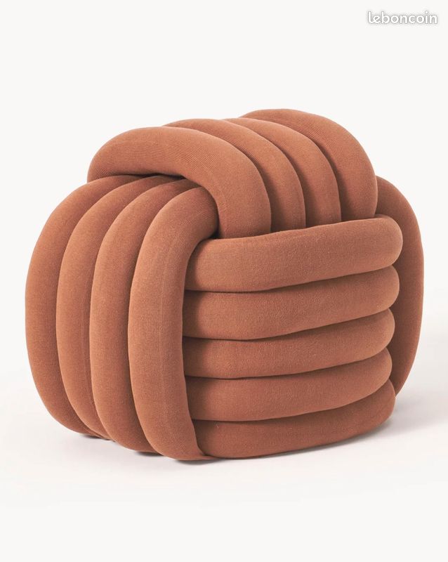 Pouf (image 1)