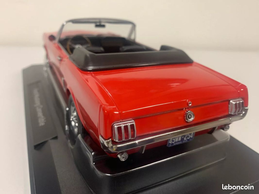 NOREV FORD MUSTANG Cabriolet Rouge 1966 1/18 182810 EUR 88,20 - FR