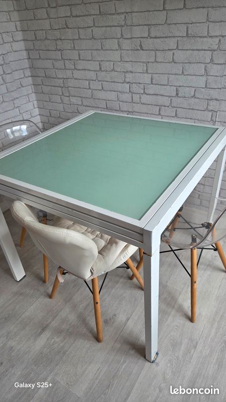 Table Basse Carrée En Verre Transparent – Modulable, Très Bon état