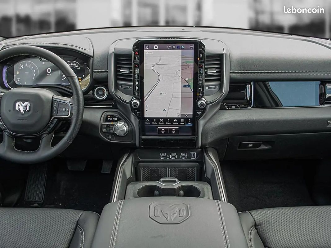 Dodge RAM 1500 Sport 5.7 HEMI V8 4x4 Crew Cab – Caméras 360 – ACC – Neuf - TVA récupérable (image 17)